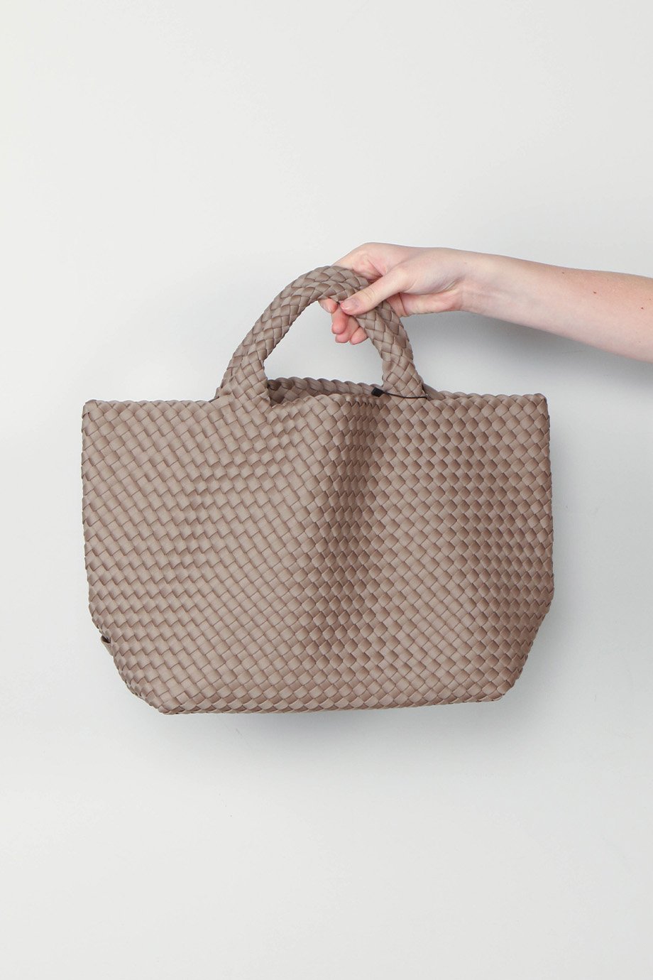 Shop Naghedi - Tas - St Barths Medium Tote - Cashmere - BYLOTTE