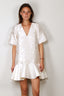 Ganni - Jurk - Satin Cloque Mini V-neck Dress - Egret