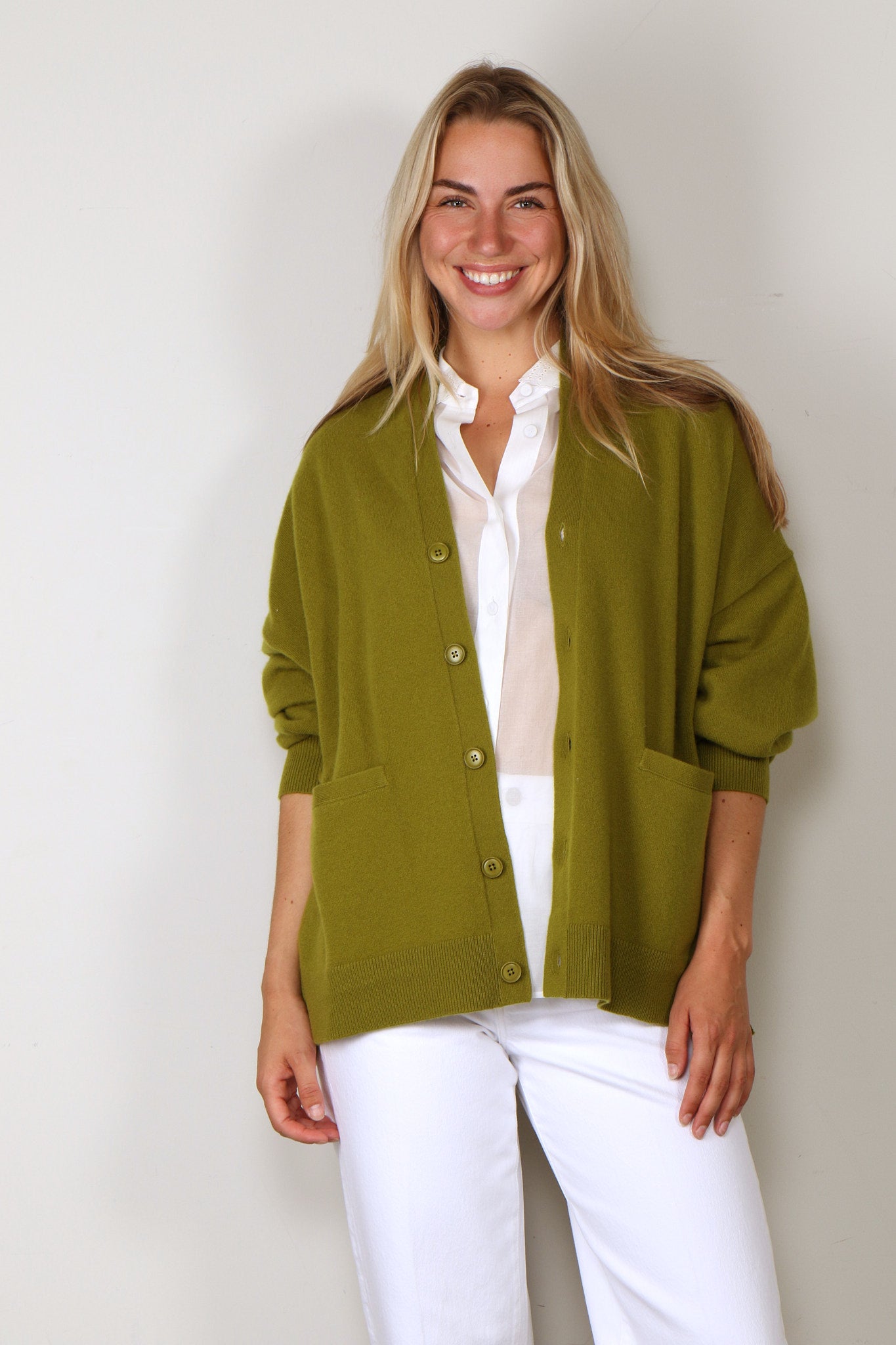 Shop Extreme Cashmere - Vest - 24 Tokio - Grass - BYLOTTE