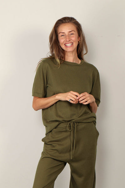 Shop Extreme Cashmere - Top - 394 James - Army - BYLOTTE