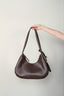 Ganni - Tas - Bou Bag Hobo Medium - Chocolate Fondant - BYLOTTE