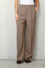 RÓHE - Broek - Relaxed single pleated trousers - Khaki - BYLOTTE